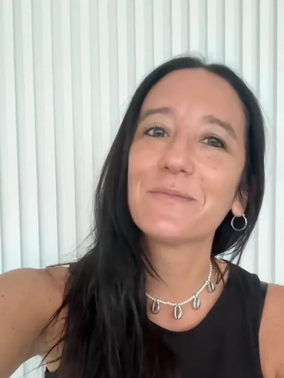 Meli, creadora de Insumos Bijou, mayorista de insumos de bijouterie de Rosario que vende con VentasxMayor